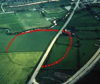 Area of Magnovinium in relation to modern roads as defined by surrounding bank and ditch still showing as a cropmark in the pale green field.