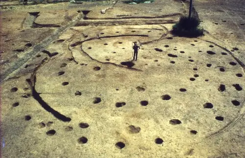 Blue Bridge roundhouse - postholes