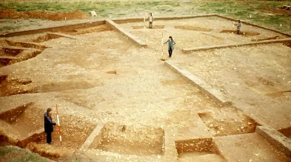 Warren Farm ring ditch - excavation